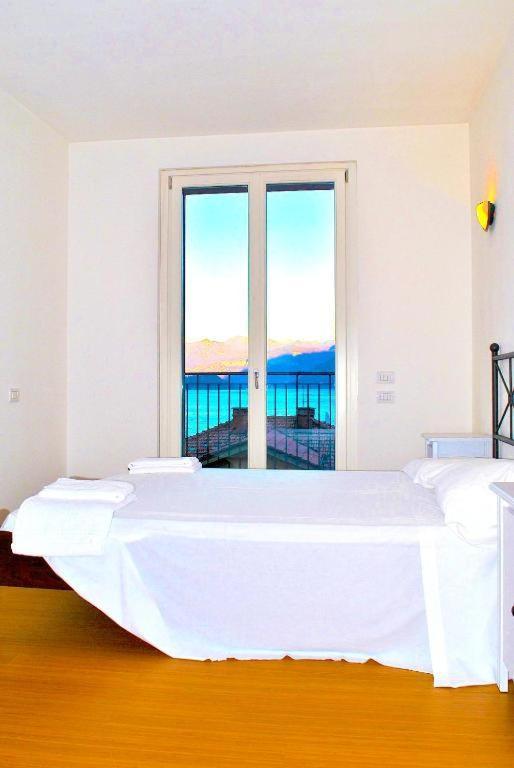 Luxury Penthouse With Big Terrace Apartment Argegno Bagian luar foto